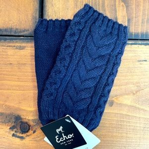 NWT Fleece-lined handwarmer/mitten